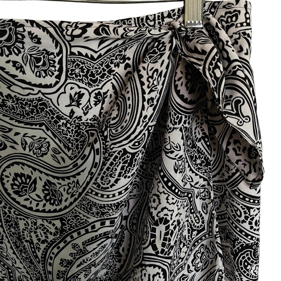 Talbots Silk Paisley Black and White Sarong Style Skirt Size 14 - Picture 2 of 6
